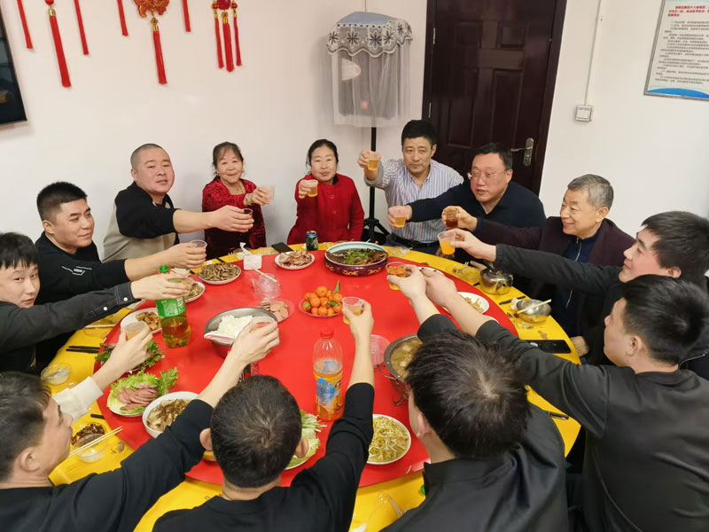 北京盛達偉業(yè)型材拉彎廠蛇年春節(jié)寄語