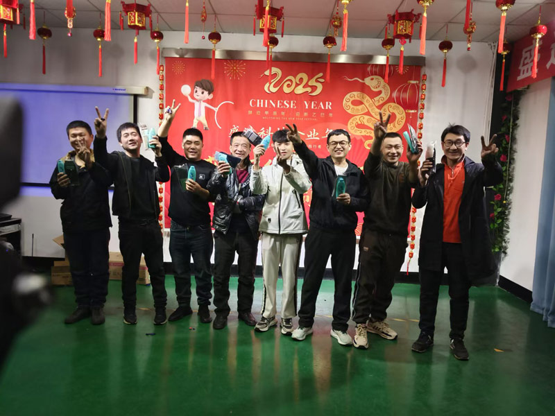 感恩同行,珍惜當(dāng)下,勵(lì)志你我|2025北京盛達(dá)偉業(yè)型材拉彎廠創(chuàng)新奮進(jìn)!