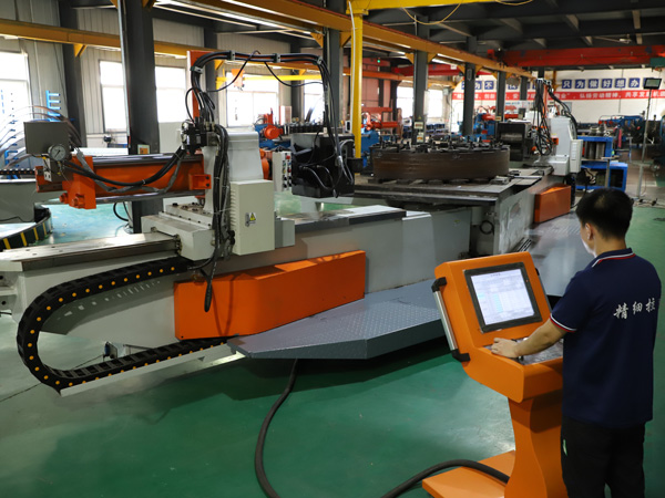 北京拉彎加工廠如何保障員工在使用拉彎機的作業時的安全？