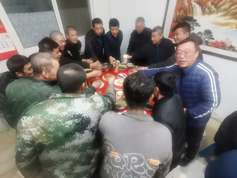 北京型材拉彎廠感恩在嚴寒中堅守崗位的勞動者們